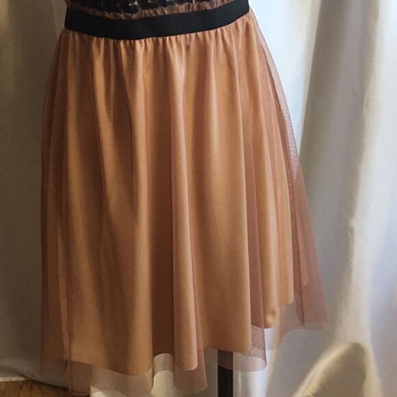 Sleeveless dress by SPEECHLESS lace top, tule skrt - Picture 5 of 15